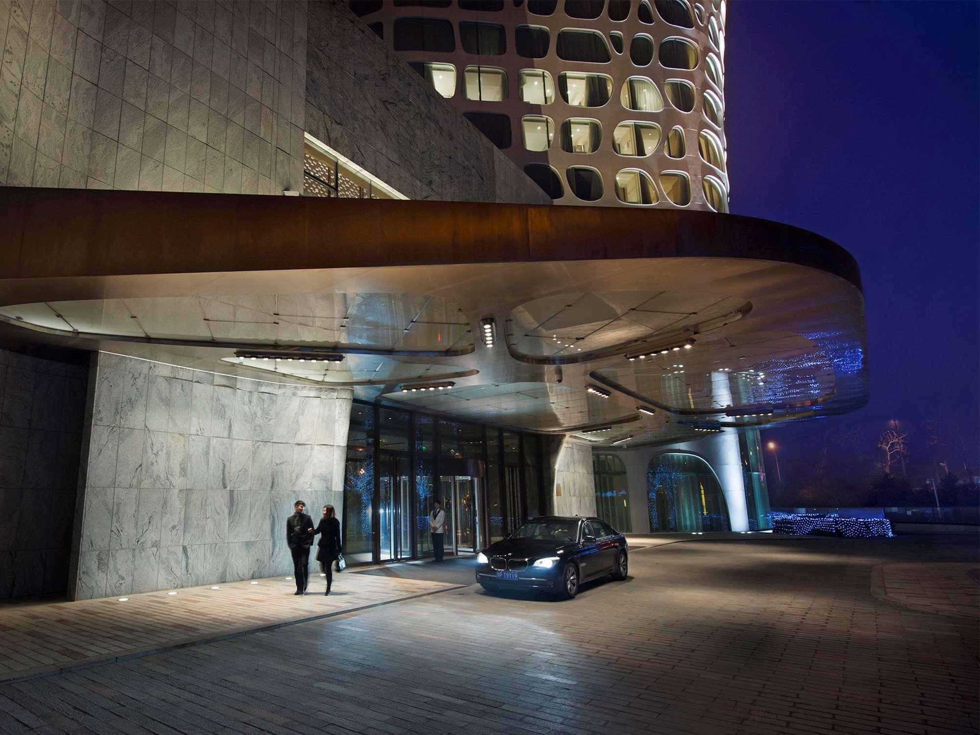 Conrad By Hilton 5*