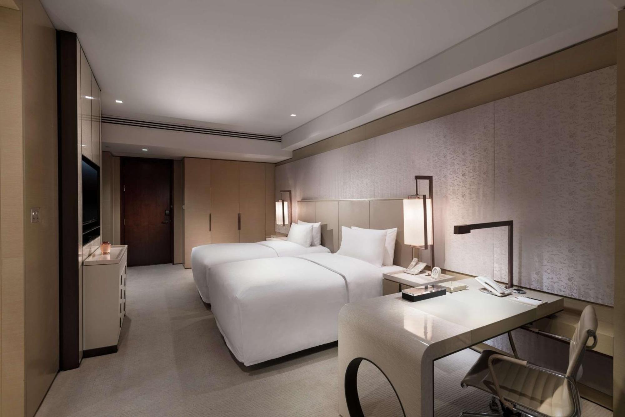 Conrad By Hilton 5*